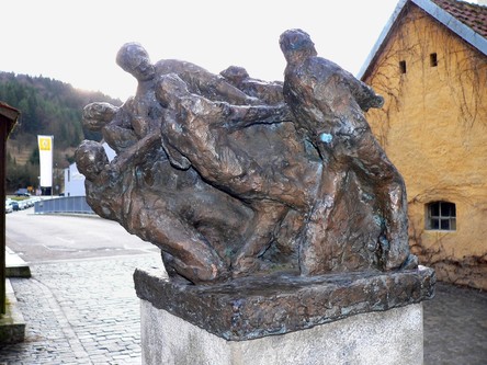 Traideler Skulptur bei Vilsbrücke
